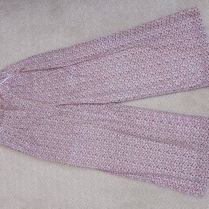 Kittenish floral pants.